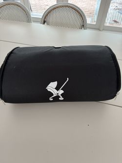NEVER USED DOONA TRAVEL BAG