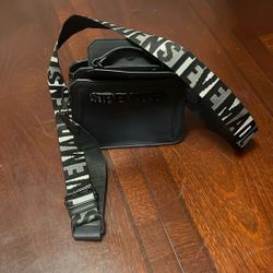 STEVE MADDEN BAG USED ONCE