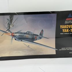 Accurate Miniatures Yakovlev Yak-1b WWII Fighter Model Kit – 1:48 Scale.-NOS 