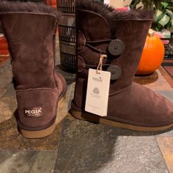 Brand New PEGIA Boots