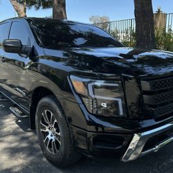 2022 Nissan Titan Sv
