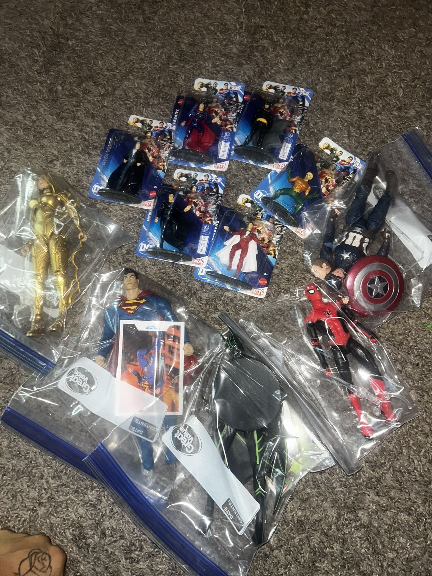 Dc/marvel Action Figure Lot  READ THE DESCRIPTION !!!