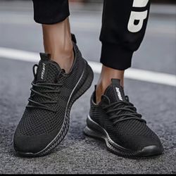 NWT Men’s Lightweight Mesh Shoes Size  11 12