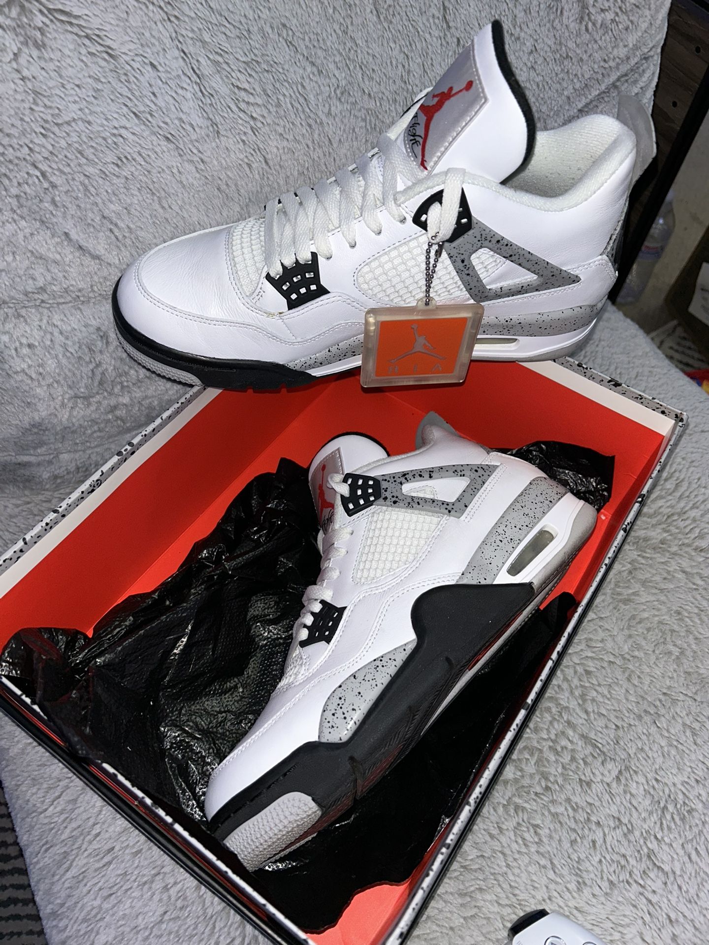 JORDAN RETRO 4s WHITE CEMENT