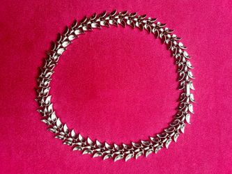 Signed Trifari Silver Tone Modernist Leaf Design Necklace