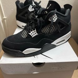 Size 9.5 - Air Jordan 4 Retro White Thunder