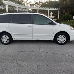 Toyota Sienna Minivan MECHANIC SPECIAL
