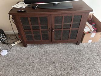 Free TV stand