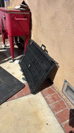 Medium dog crate