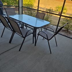 Patio Table + 4 Matching Chairs 