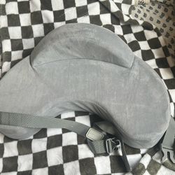 Momcozy Feeding Pillow