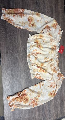 GUESS off-the-shoulder crop top