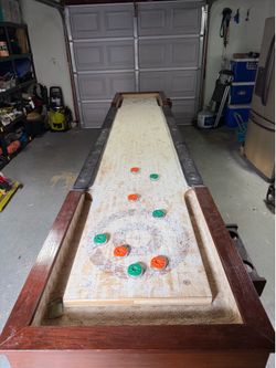 Shuffle board