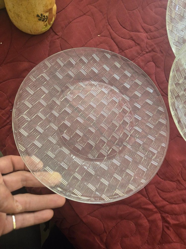 4 Detailed Clear Class Plates..no Chips Or Cracks