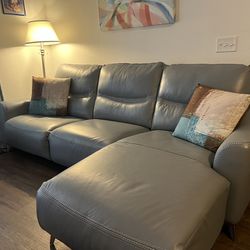 Sectional w/ Recliner 