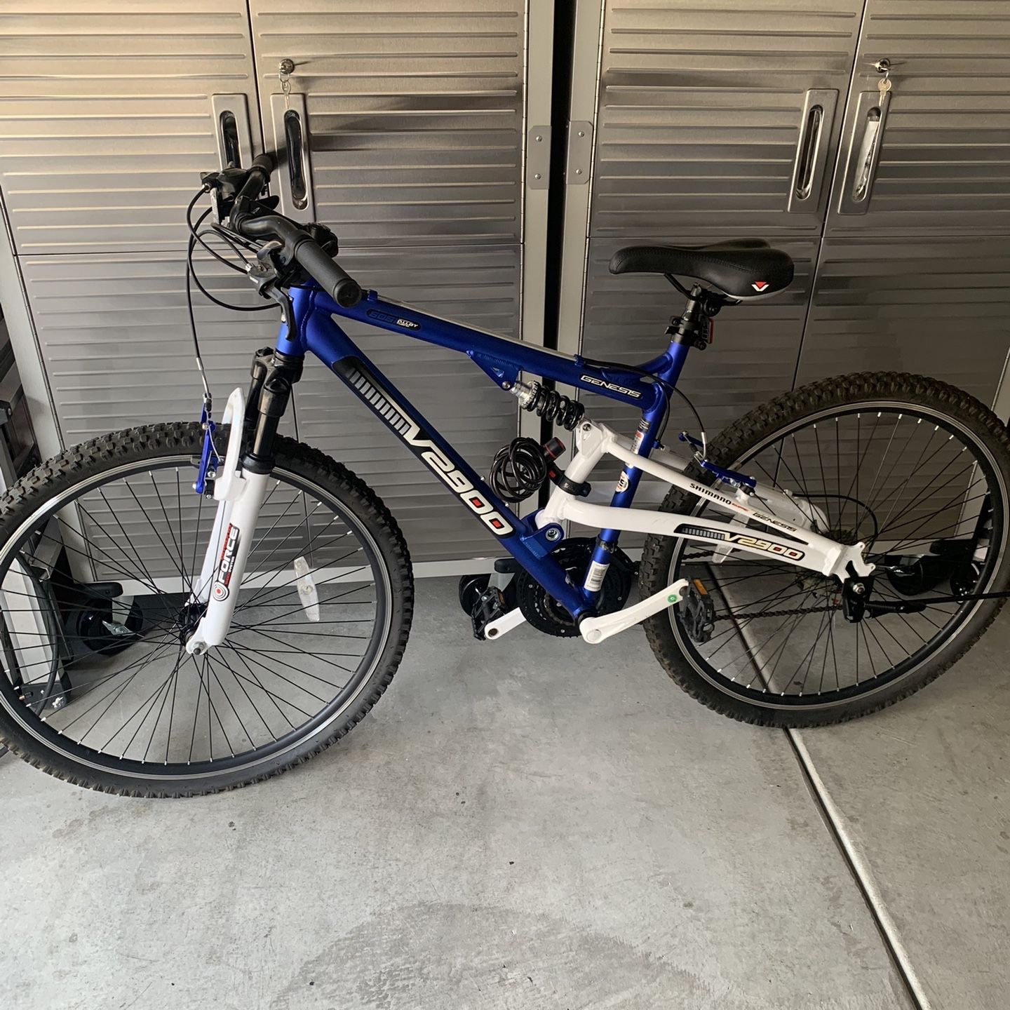 Mountain Bike Genesis V2900 for Sale in Chino CA OfferUp