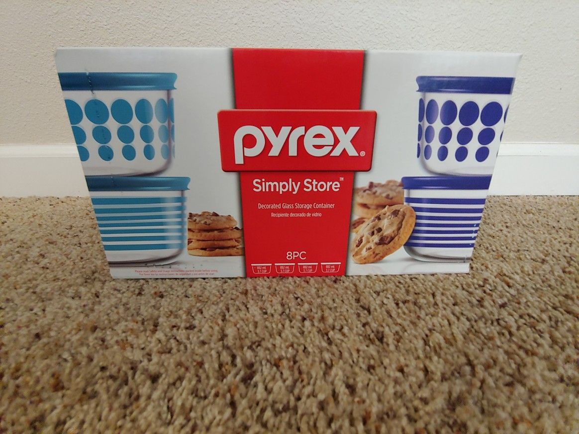 Pyrex 8 piece storage containers