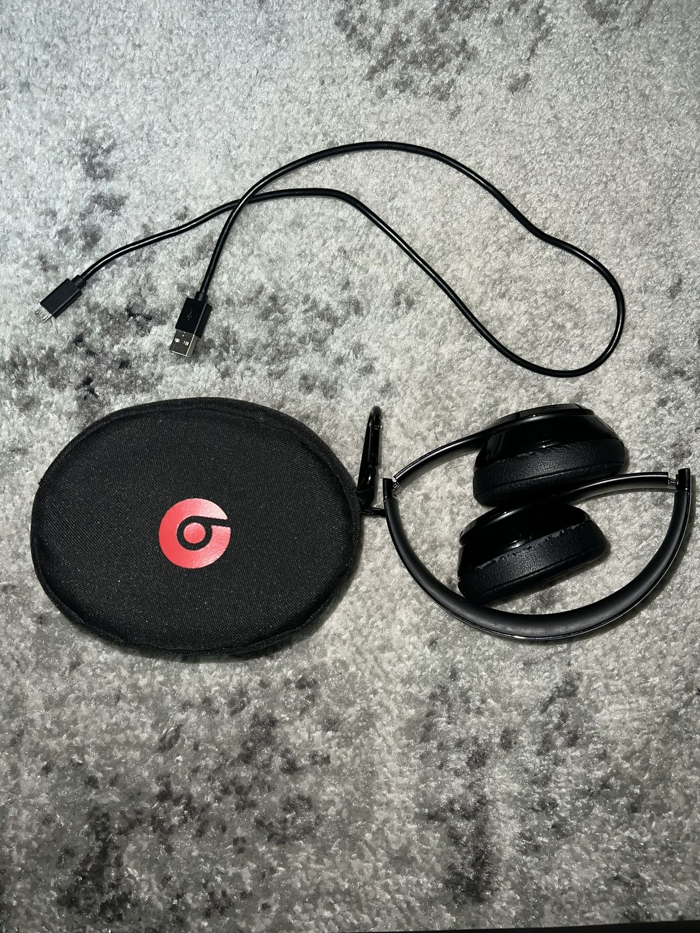 Beats Solo 3 Wireless Headphones - Glossy Black