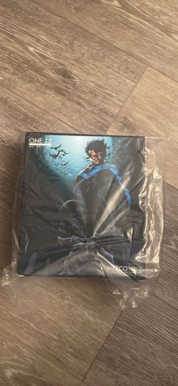 Mezco One:12 Collective Nightwing Blue/Black 1/12 scale figure