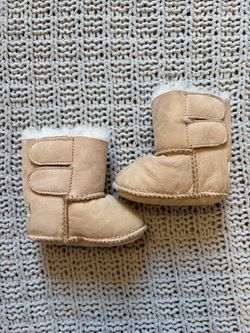 Ugg baby boots size 0-6 months
