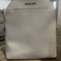 Michael Kors White Leather Backpack 🎒🤍