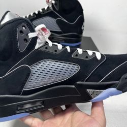 Air Jordan 5 Retro OG ‘Black Metallic Reimagined’