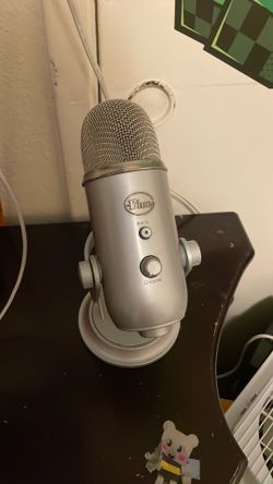 Blue Microphone  With Spit Guard 