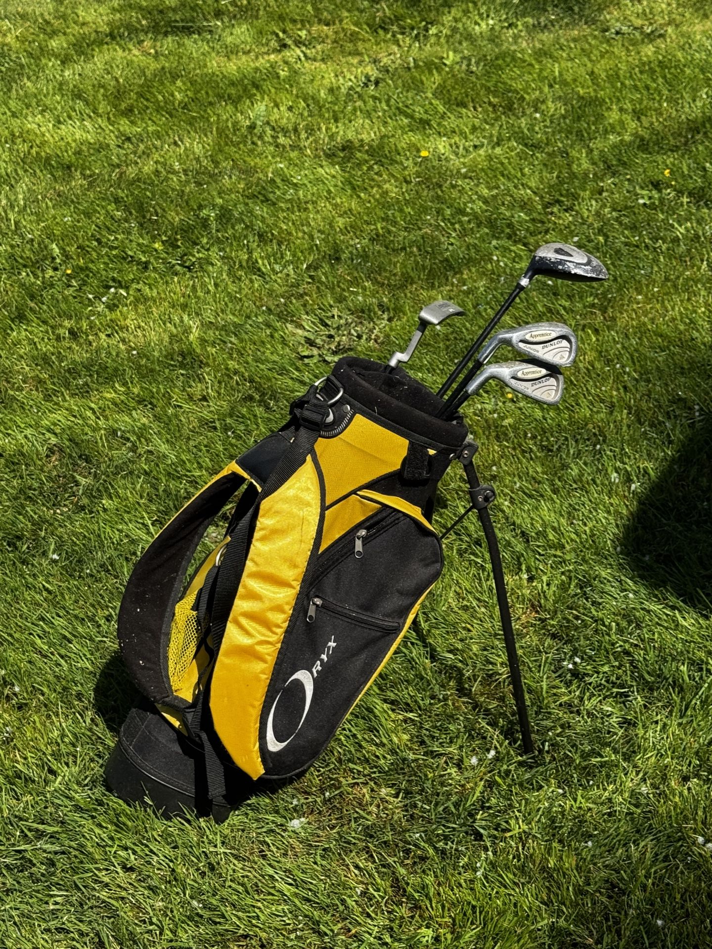 Kids Lefty Golf Bag And Clubs
