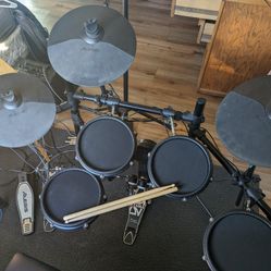 Alesis Nitro Mesh Drumset