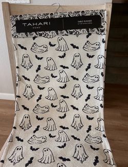 Tahari Home Halloween Ghost Bat Table Runner in black and white
