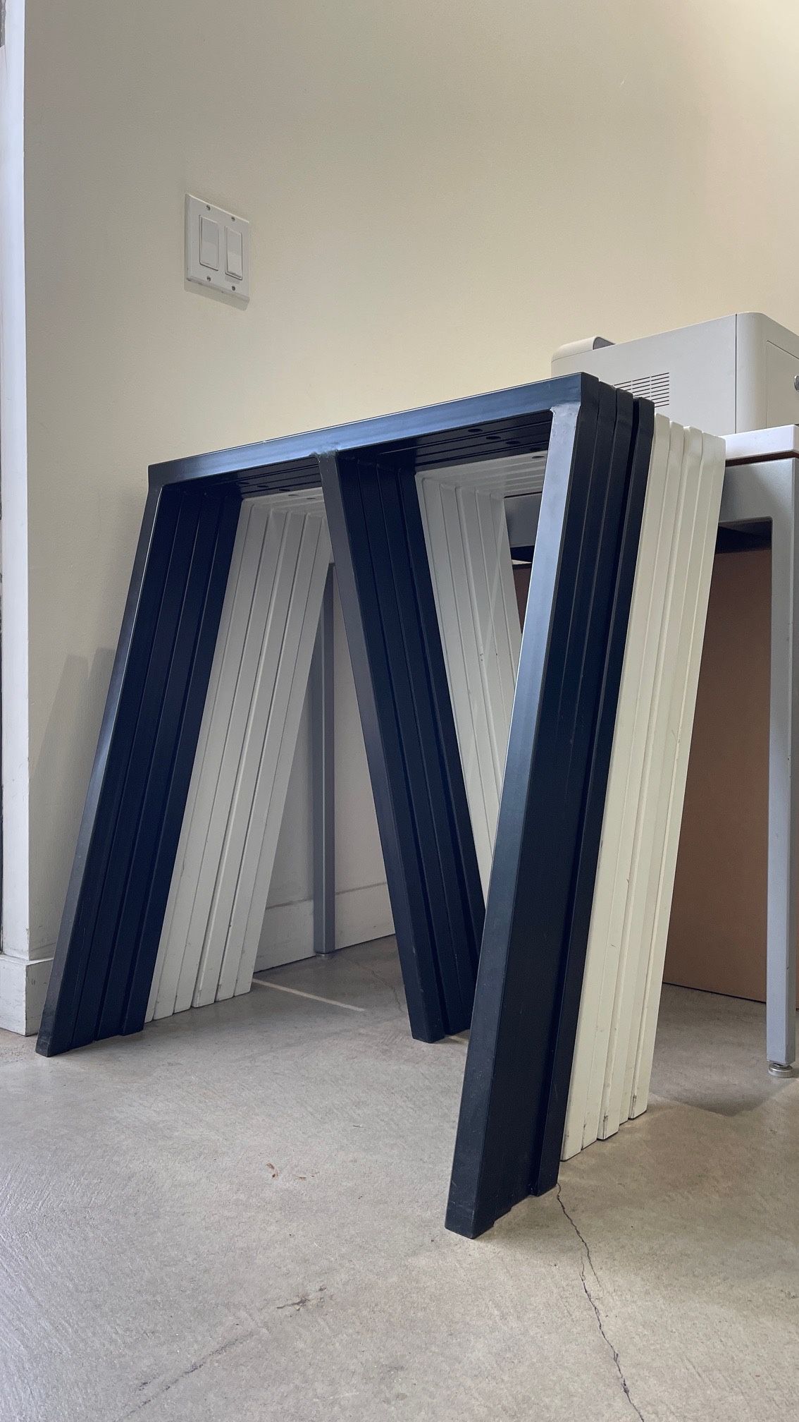 8 Heavy-Duty Steel Table Leg Trestles 4 White/4 Black (Sold in Pairs)