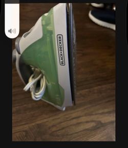 Black and Decker steam iron like new asking 15 firm don’t need