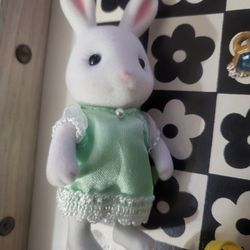 Calico Critters White Bunny w/ assessories 