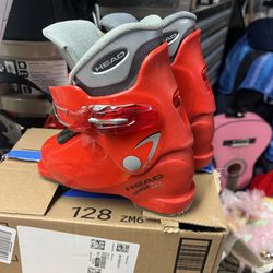 Kid ski boots