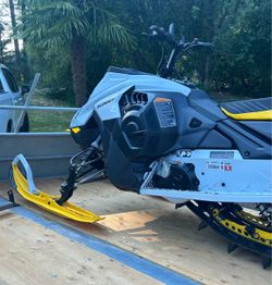 2023 Ski Doo Summit Edge 850