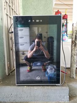 Wine refrigerator