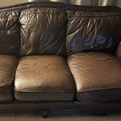 LIVING ROOM Sofas - 4 Items