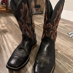 Ariat boots (8D)
