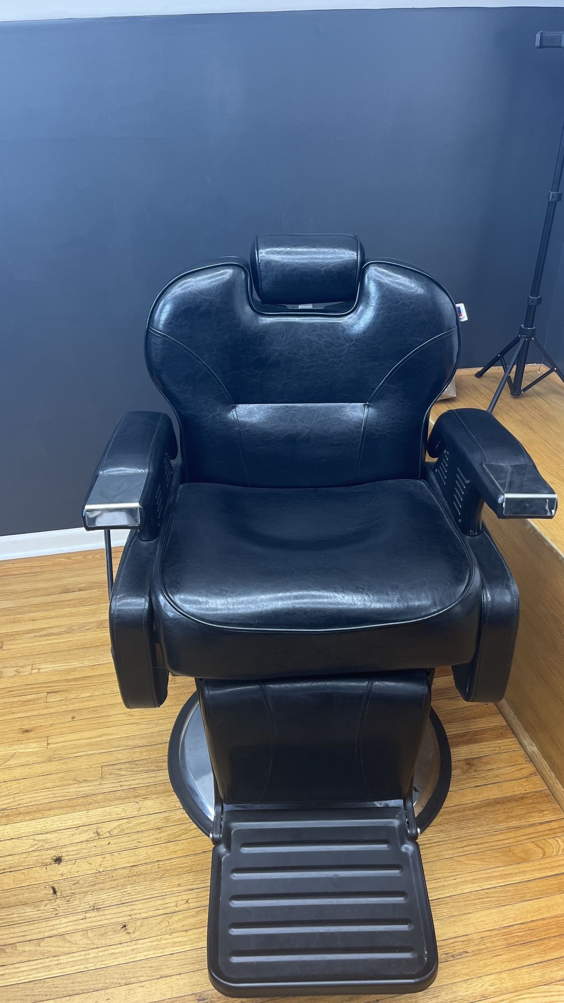 Barber chair in excellent condition.