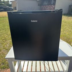 Galanz Mini Fridge