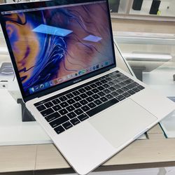 MacBook Pro 2018 16gb ram 256gb ssd