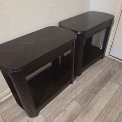 Rooms to Go -Sedalia Merlot Chairside Table (set of 2)
Heavy wood!