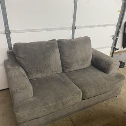 Loveseat 