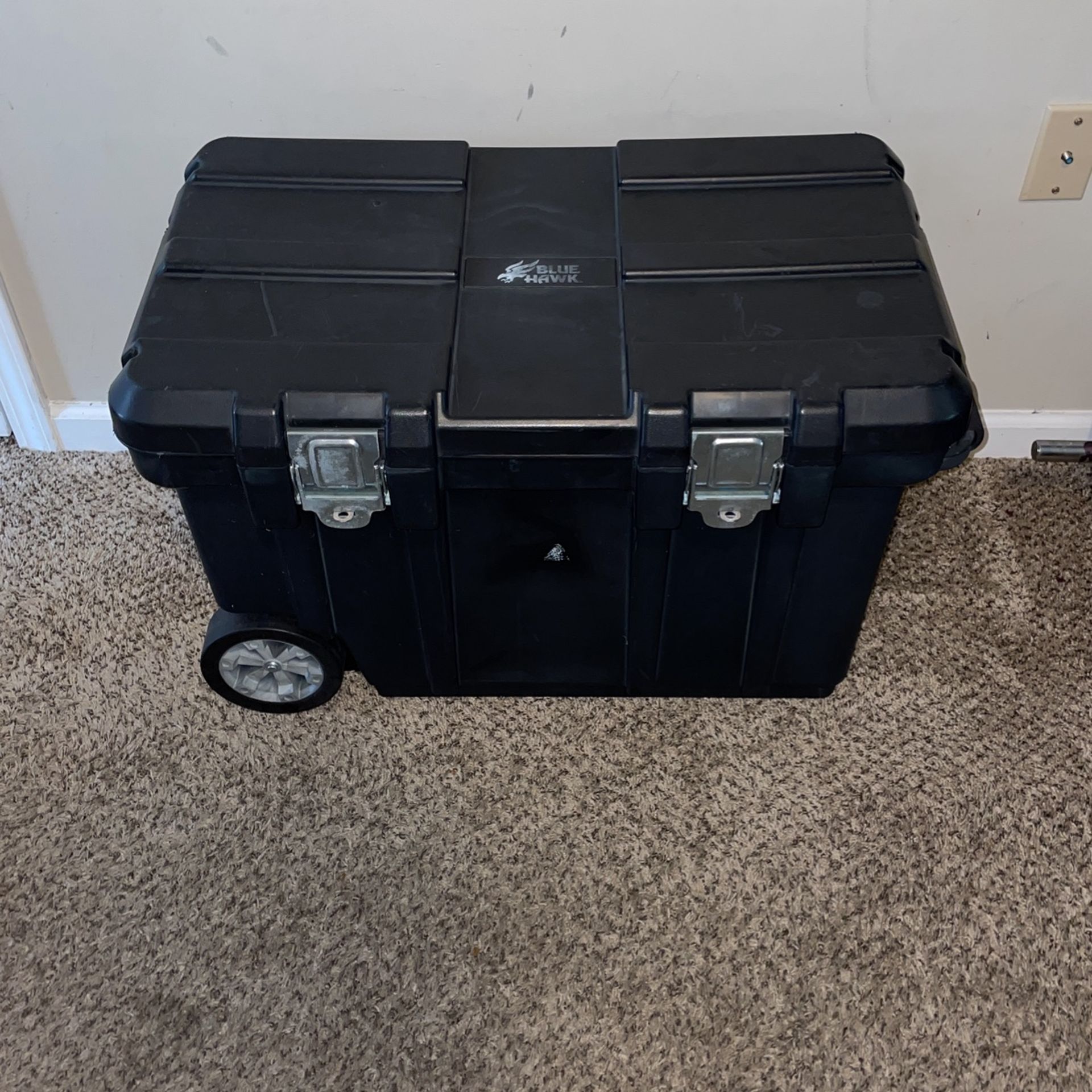 Blue Hawk 31.75-in Black Plastic Wheels Lockable Tool Box