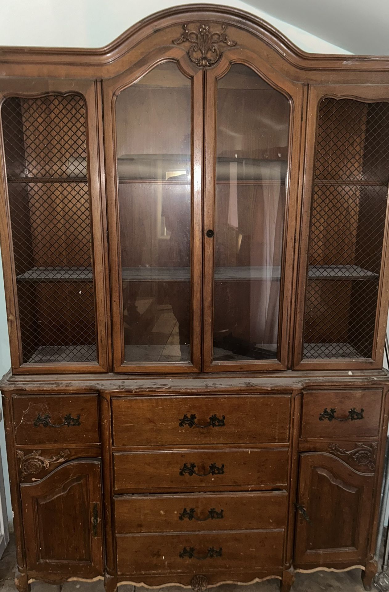 Dinning buffet & Hutch China Cabinet
