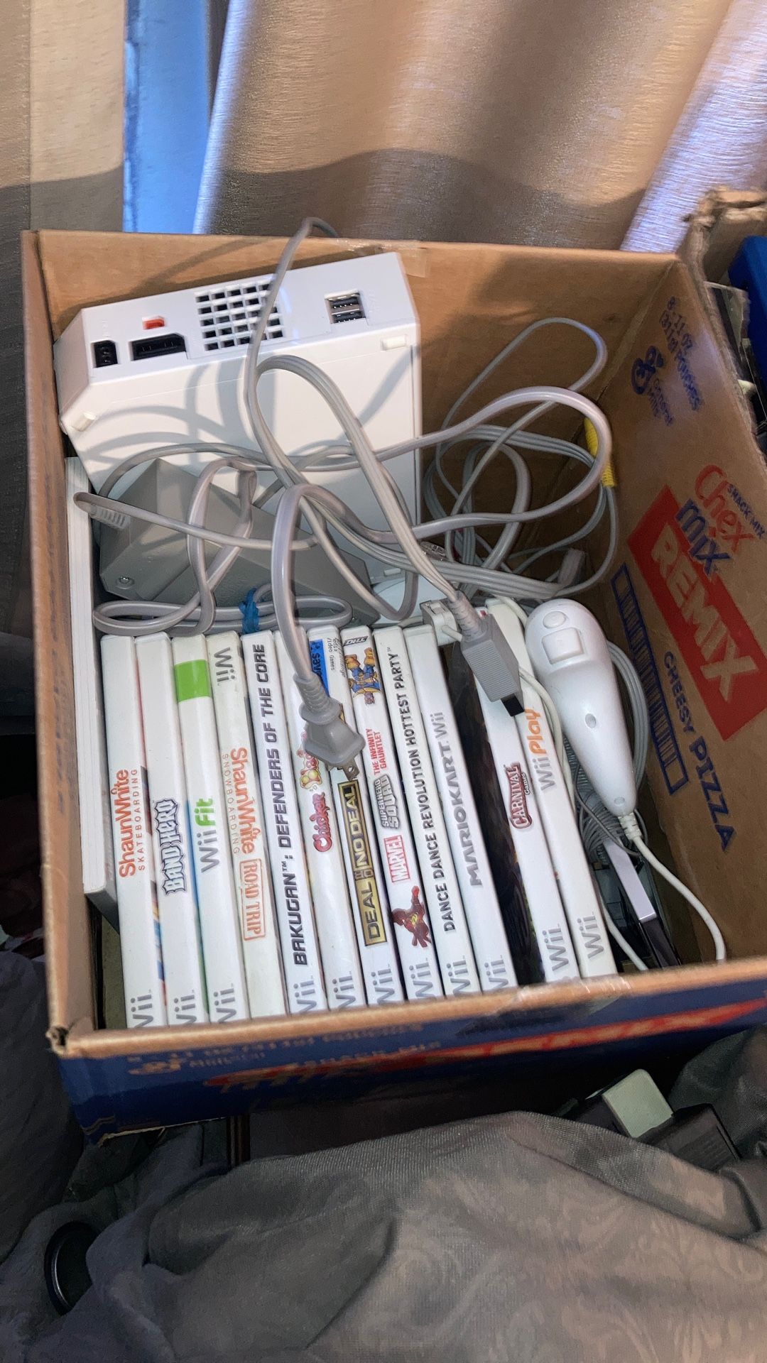 Nintendo Wii Bundle Lot System And 1 controller and 2 nunchucks 12 Games In Good Condition Everything Tested!!