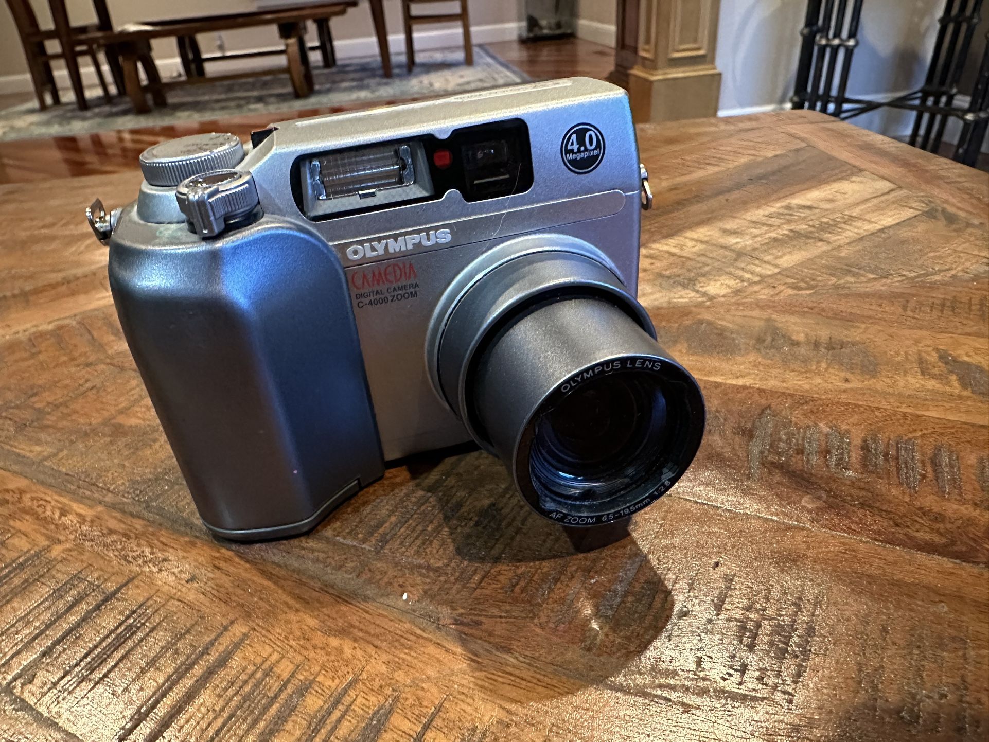 Olympus CAMEDIA C-4000 Zoom 4.0MP Digital Camera Silver With Strap For Parts