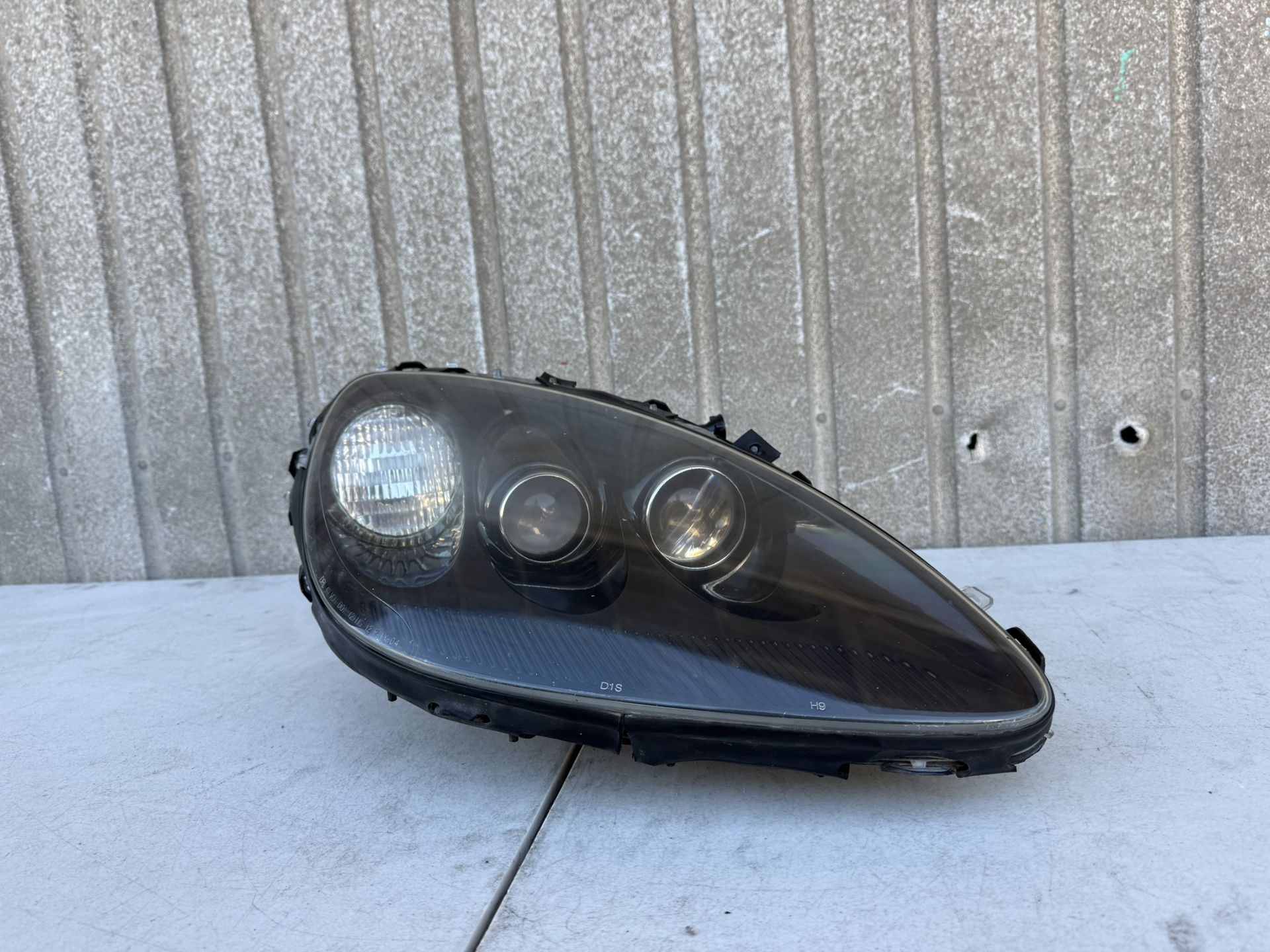 2005 2006 2007 2008 2009 2010 2011 2012 2013 Chevy Chevrolet Corvette Headlight Headlamp Right Passenger Side RH USED ORIGINAL OEM HID XENON