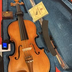 Nice 4/4 ALL WOOD Violin with New Bow, Digital Tuner, Shoulder Rest, Extra Strings $150 Firm