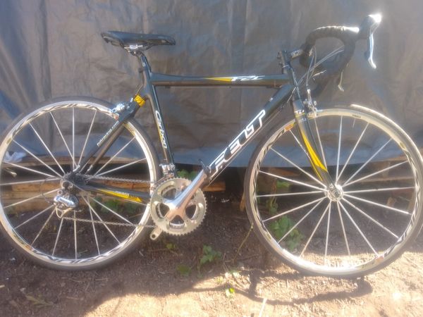 felt carbon fiber road bike